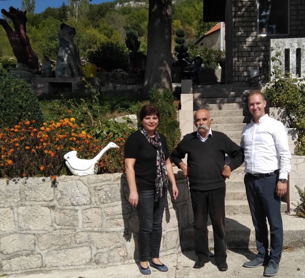 Predstavnici gradskih knjižnica s područja ŽZH posjetili kipara Ljubu Mihalja