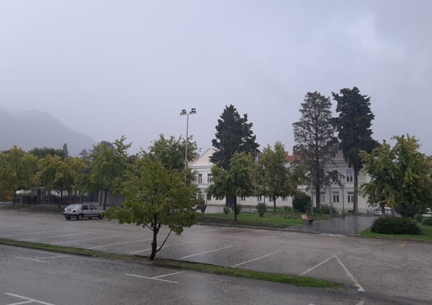 Upaljen meteoalarm, u Hercegovini se očekuju olujni udari juga