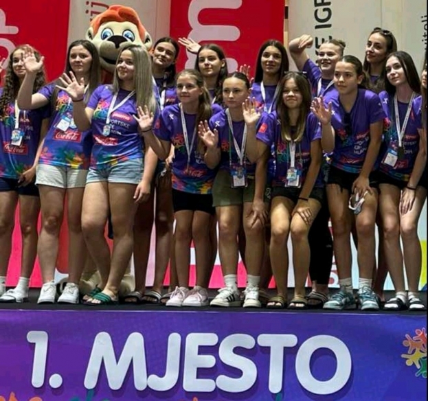 Djevojčice RK Izviđač Agram pobjednice Sportskih igara mladih BiH, dječaci drugi