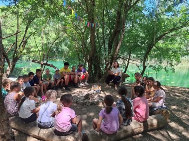 Kamp za djecu Nigdjezemska – Djetinjstvo kao nekada [VIDEO]