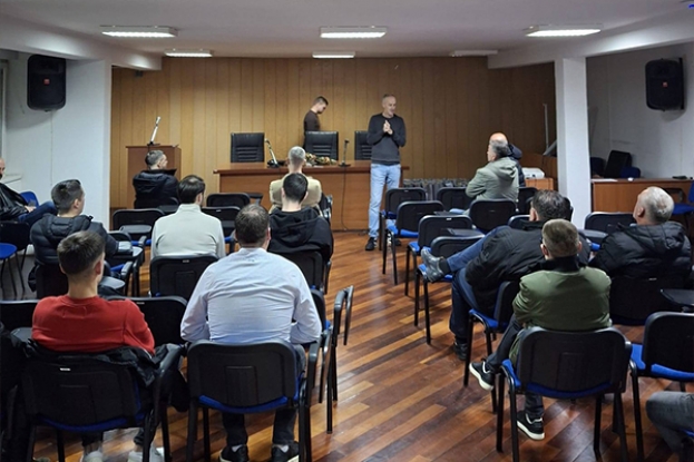 Nogometni suci i instruktori suđenja održali božićni domjenak u Ljubu&scaron;kom