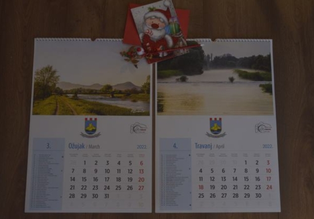 Članovi Foto kluba Fokus Ljubuški svom gradu darovali kalendar za 2022. godinu