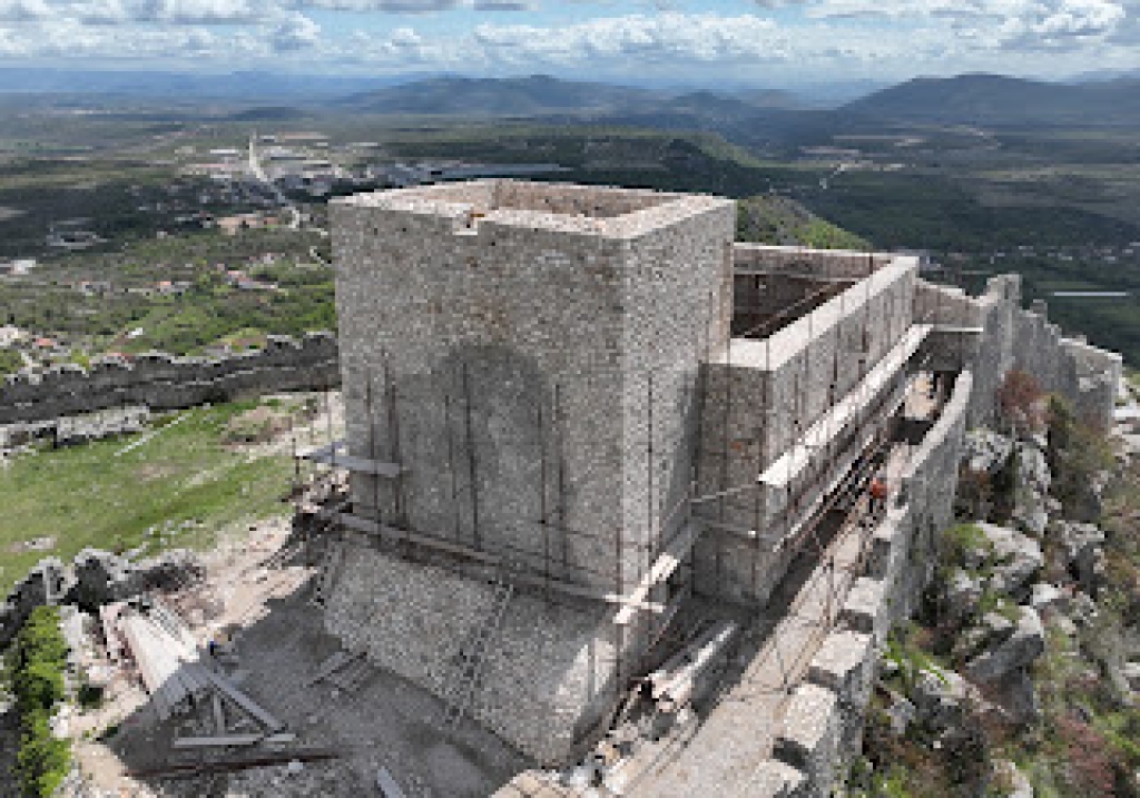 Ljubuški: Obnova tvrđave herceg Stjepana Kosače, od hrpe kamenja stvara se monumentalno zdanje