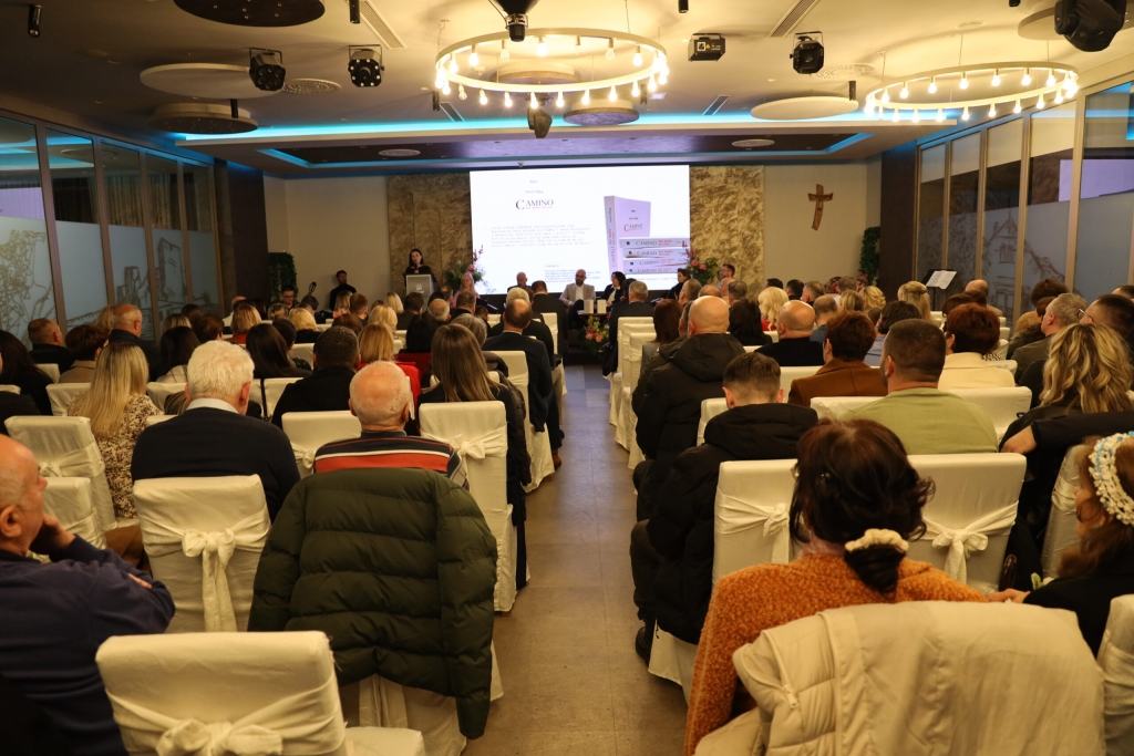 U Ljubu&scaron;kom predstavljena knjiga &bdquo;Camino &ndash; kad maska sklizne&ldquo;