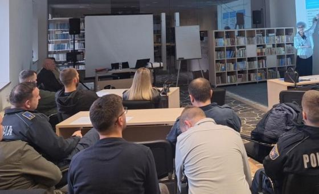Policijski službenici ŽZH na edukaciji o nasilju u obitelji