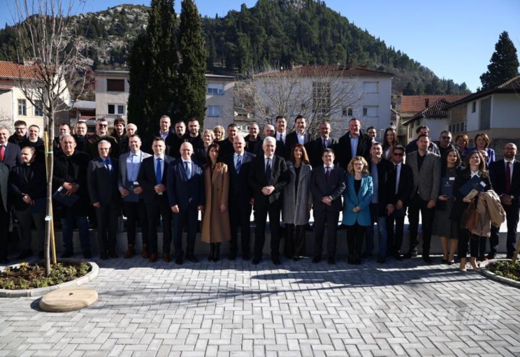 U Stocu 61 potpisan ugovor u okviru Programa pomoći Vlade RH za povratak Hrvata u BiH