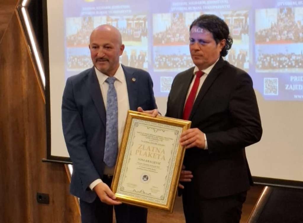 Sindikat uručio zlatnu plaketu federalnom dopremijeru Kraljeviću