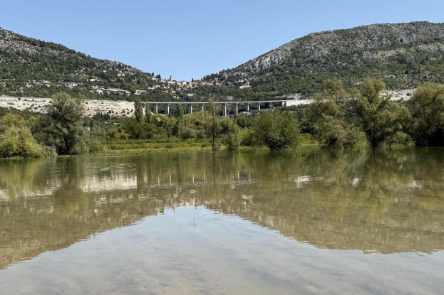 Vrgorački most i cesta između Vrgorca i Ljubu&scaron;kog od jutros su pod vodom