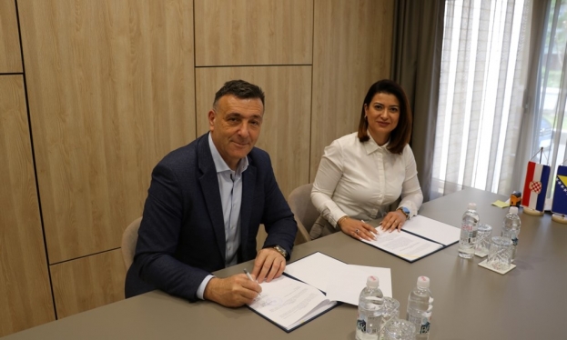 Potpisan ugovor: Vlada ŽZH sufinancira studente u Mostaru
