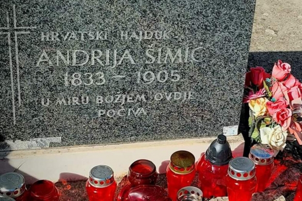 Splitski Hajduk dobio je ime po Andrijici &Scaron;imiću, a slavni dinamovci s njim su i u rodbinskoj vezi