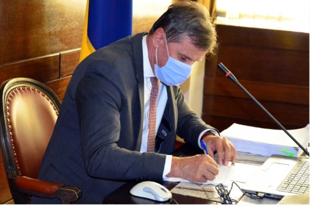 Novalić razgovara sa županijskim premijerima: Uvode se korona potvrde u FBiH?