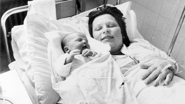 25. srpnja 1978. - Rođena prva &quot;beba iz epruvete
