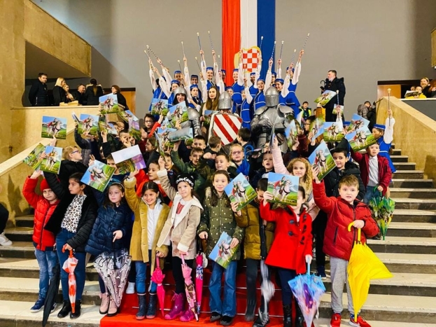 Slikovnica Ljubušaka Zvonimira Mikulića o hercegu Stjepanu Kosači predstavljena mostarskim mališanima