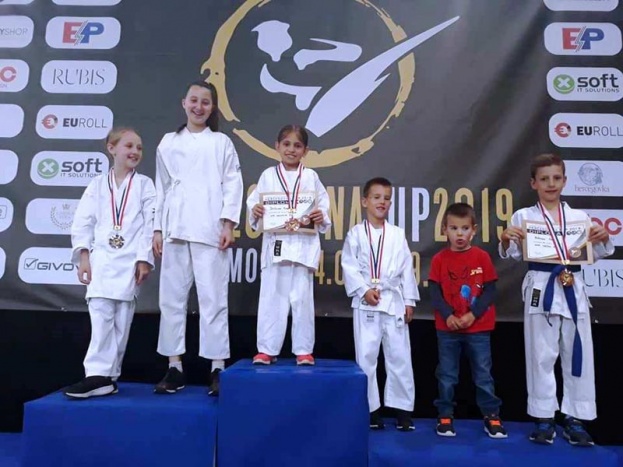 Karate klub Ljubuški donio 12 odličja iz Mostara