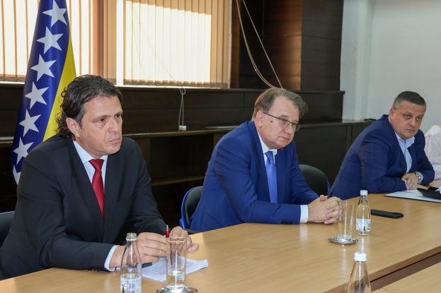 Premijer Nikšić i dopremijeri Kraljević i Mijatović razgovarali s delegacijom Saveza samostalnih sindikata BiH