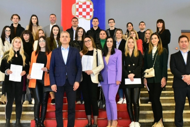 Natječaj za dodjelu stipendija za dodiplomske studije iz Napretkova “Fonda za stipendiranje i sveučilište Ivo Andrić – Vladimir Prelog”