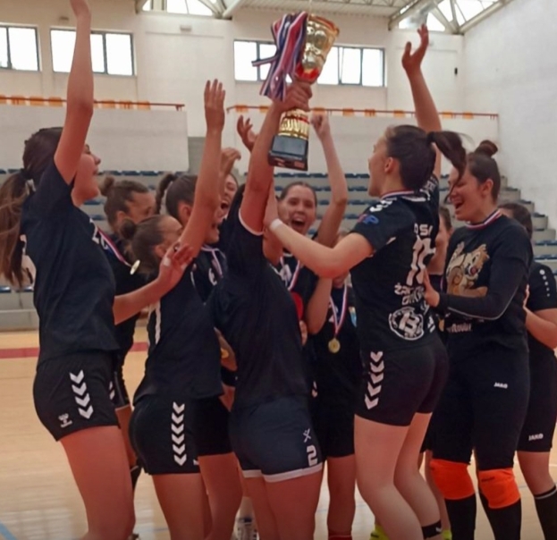 Kadetkinje Izviđača pobjednice Lige mladih RS HB