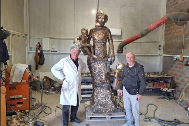 Djelo prof. Stjepana Skoke: Skulptura &quot;Alma mater&quot; postavljena ispred Rektorata Sveučilišta u Mostaru