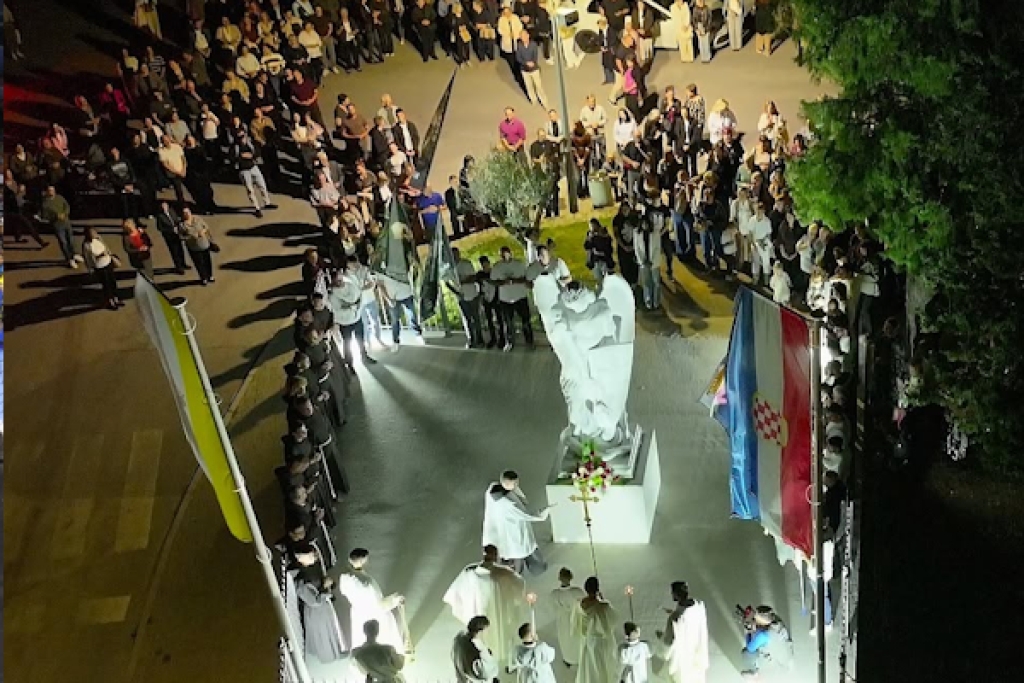 Na Humcu blagoslovljen kip sv. Mihovila Arkanđela: „Naš cilj nije borba protiv drugih, nego rast u vjeri, nadi i ljubavi“