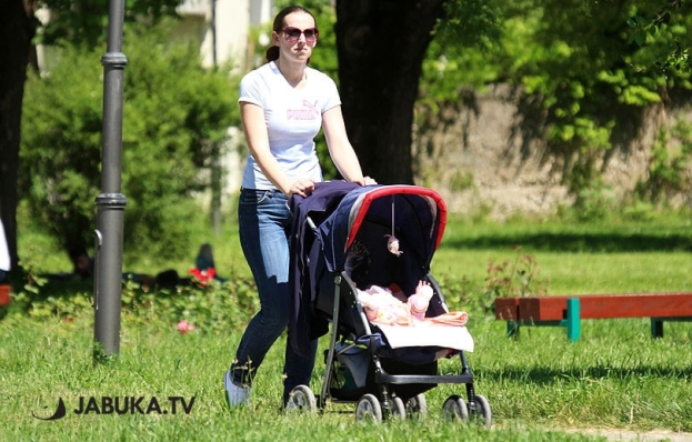 Poznato kad kreću isplate od 1.000 KM za svako novorođenče u FBiH