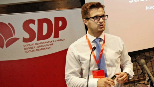 Čengić podnio ostavku na sve funkcije u SDP-u: &quot;Više bi volio da sam umro nego što sam bio sam s Bogićevićem u uredu&quot;