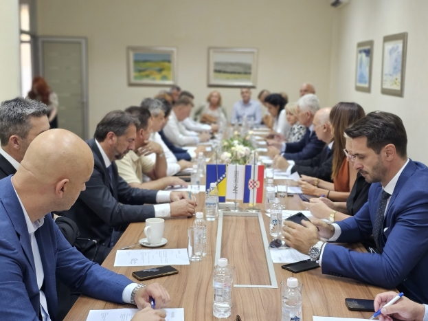 HNS BiH o političkoj situaciji, napadima na hrvatski narod te statusu hrvatskoga jezika