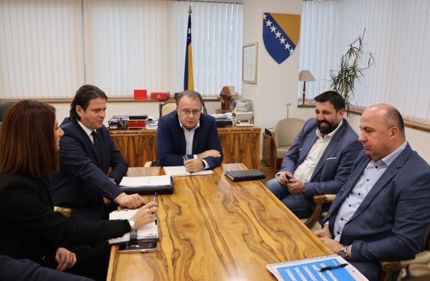 Dopremijer Kraljević, premijer Nikšić i ministrica Katić razgovarali s rukovodstvom Autocesta FBiH