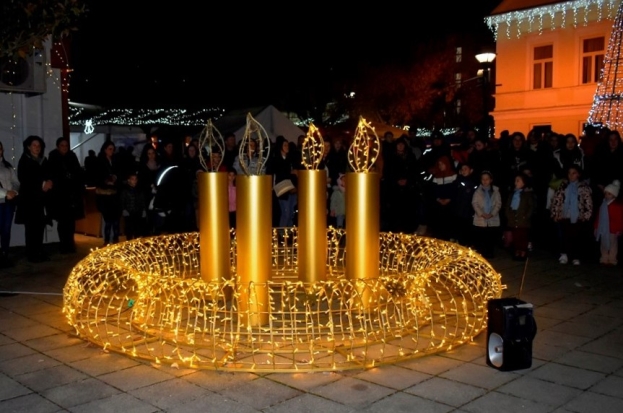 Ljubuški: Upaljena druga adventska svijeća