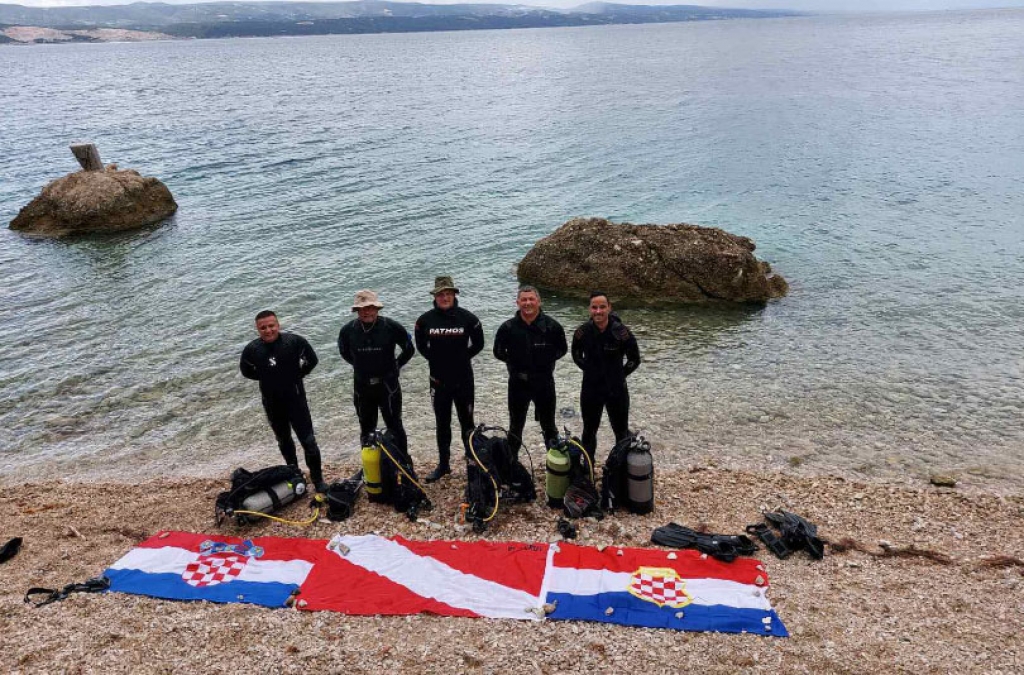 Na dubini od 40 metara razvili zastave Hrvatske i Herceg Bosne